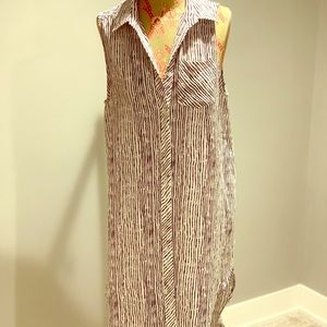 Black and White Sleeveless Tunic Top